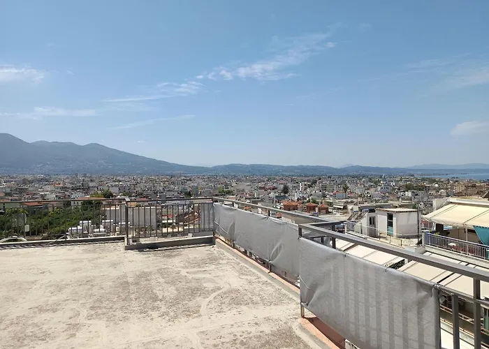 아파트 House On The 파트라